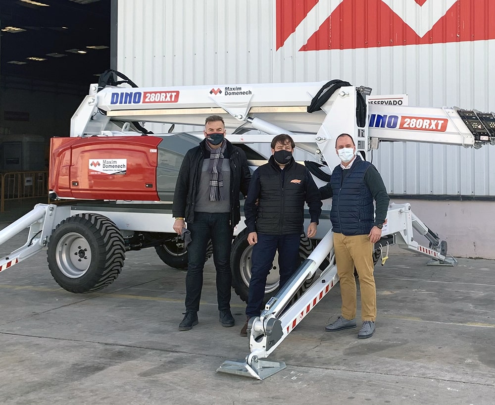 Jesús Doménech, Managing Director (left) and Eduardo Ballester, COO (right) of Maxim Doménech with Ahern Iberica's Carlos Nieto, receiving the first Dino 280RXT in Spain